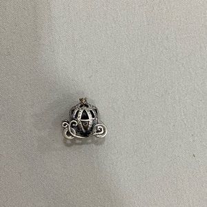 Pandora charm w gold